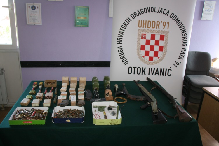 Slika /PU_ZG/slike/PUZ/2019/zbogom oružje 2-5-19/foto 1.jpg